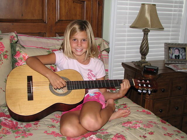 Ally guitar